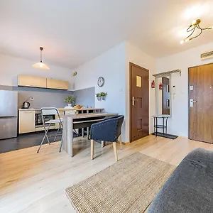 Przytulne Z Balkonem I Bezpłatnym Parkingiem Apartament