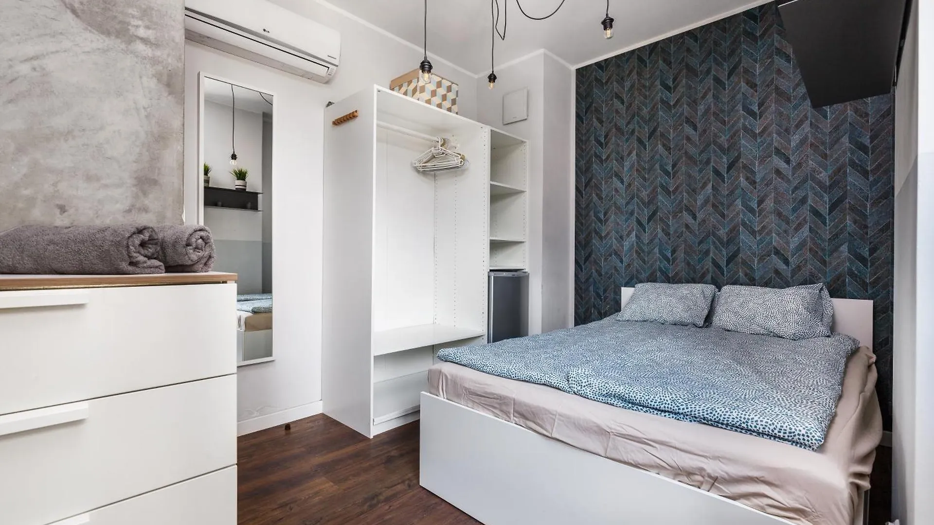 Quattro Loft Hostel 그단스크