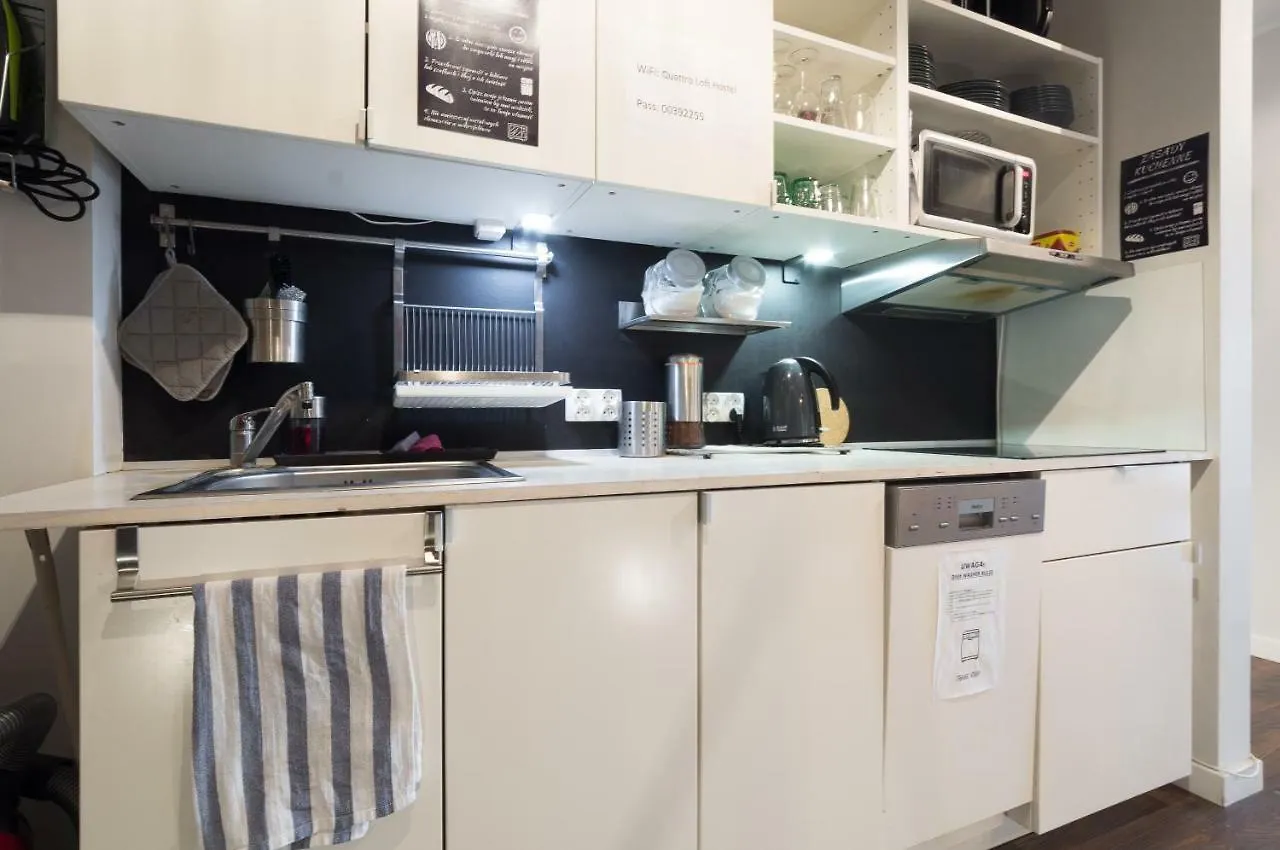Quattro Loft Hostel 그단스크