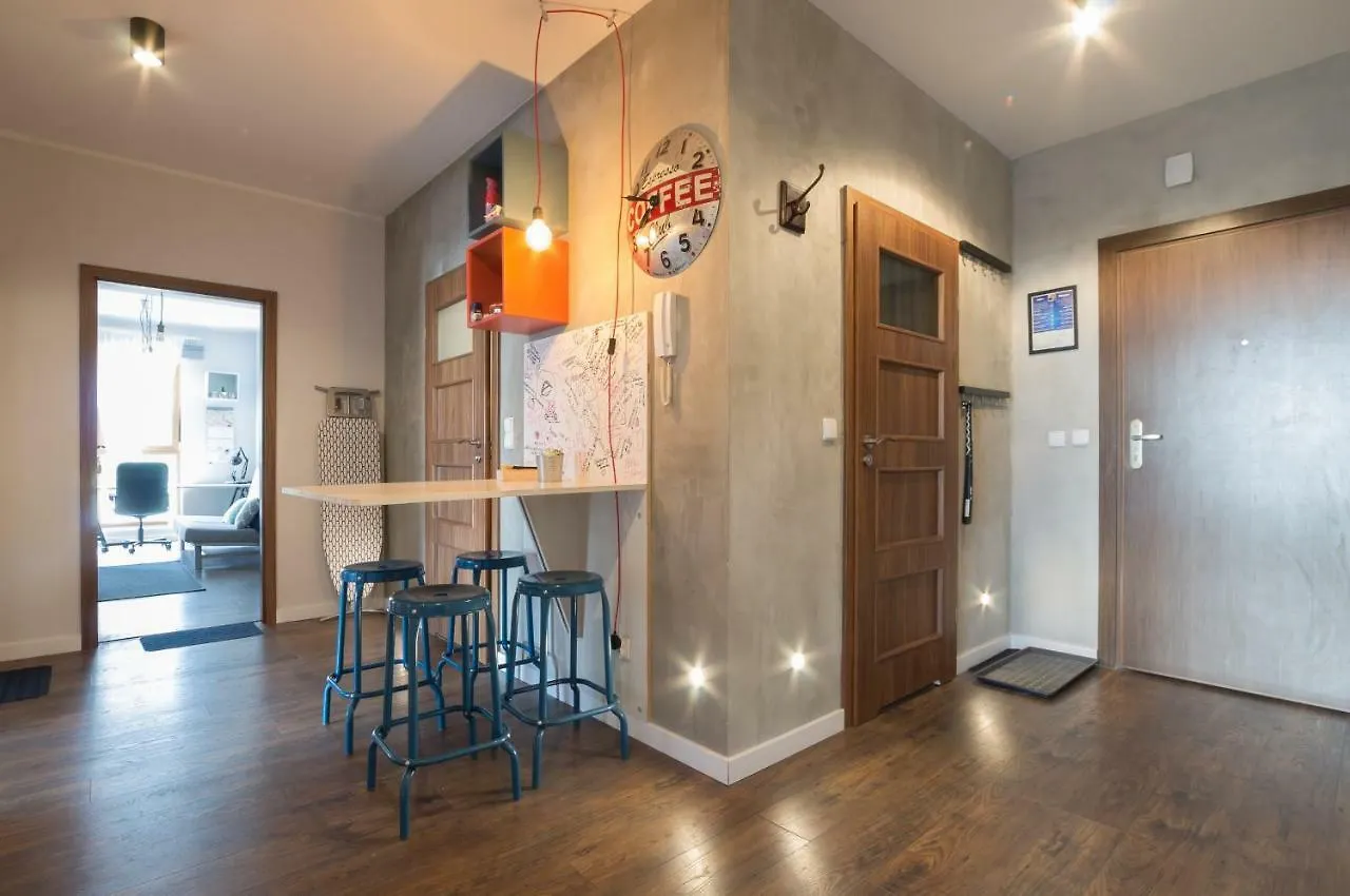 Quattro Loft Hostel contacts
